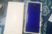 俺氏、縦長のXperiaスマホを購入