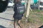 【画像】OLもUberする時代に突入　しかも徒歩かよ・・・