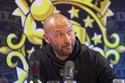 デレク・ジーターがジョーダンの野球挑戦を再評価「思われているよりずっと良かった」
