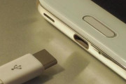 欧州議会、スマホやタブレットなどのモバイル機器の充電端子を『USB Type-C』に統一することを決定！iPhoneもこれを機会にライトニング廃止か？　　　　　　　　　　　　　　　　　