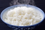 米は常温ではなく、冷蔵庫で保存すると粘りと甘みが増すらしいぞ