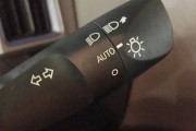 車のオートライト機能ってオフに出来ないの？？