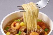 小太りてっぺんハゲが「付き合うならカップラーメン食べない人と付き合いな！」と叫ぶ事案発生ｗｗｗ