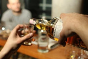 酒飲めないから家でウイスキーちびちび飲んで練習？してるんだが全然旨くない