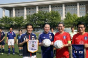 【悲報】韓国議員「日本ちゃん、恒例の韓日議員親善サッカーやるぞ。こんな時こそサッカーだよな？」日本「」