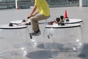 超小型ホバークラフトの走行動画に未来を感じる