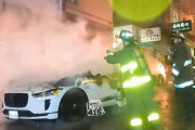Google初の無人自動運転車を暴徒が取り囲み破壊し放火…サンフランシスコ市内で！
