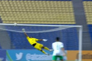 ◆U23好プレー◆サウジ戦日本代表GK鈴木彩艶のワンハンドセーブが凄いと話題に！