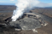 【定期】ハワイ島のキラウエア火山が噴火 火山灰の大量放出警告