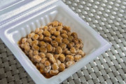 【画像】納豆って1パックじゃ足りないよな？
