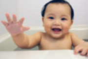 自分がスマホゲームしたくて、子供の面倒見るの放棄して2歳の子供を目を離して30分1人で湯船に入らせるとか嫁頭おかしいわ　溺れたらどうすんだよ