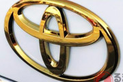 流行りだった「金色エンブレム」なぜ廃れた？ トヨタ・日産廃止もホンダは継続