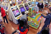 【悲報】迷惑男さん、ゲーセンにとんでもない武器を持って侵入するｗｗｗｗｗ