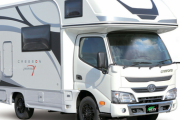 キャンピングカーの販売が好調　売れ筋は「ハイエース」ベースのもので、価格は５００万前後と手頃な価格