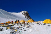 【エベレスト】3月以降、排せつ物持ち帰り義務化！「山が臭う」