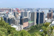フェミ「日本は盗撮大国。シャッター音が鳴るのは日本のiPhoneだけ。本当に情けない」　→韓国人観光客が福岡で女性のワンピース内にスマホを突っ込み盗撮、逮捕