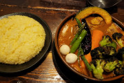 【朗報】旅ワイ、札幌でスープカレー食いまくった結果wwww