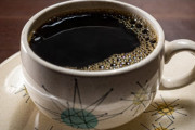 研究者「コーヒーは1日5杯飲め」