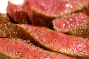 弁護士「肉食は大量虐殺。タバコの次に規制されるべき。」