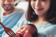 【悲報】新婚さん、生まれたての赤ちゃんにステーキを食べさせてしまう…