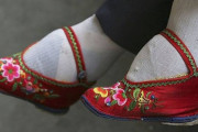 【画像】昔の中国の伝統｢纏足(てんそく)｣がヤバすぎるｗｗｗｗｗｗｗｗ