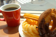 海外「ドーナツはデザートではなく朝ご飯だからね」ミスドは朝早くに開店して欲しい