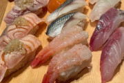外国人「これが日本の寿司の盛り合わせ、お前らはどれ一番好き？」