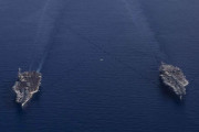 米海軍のニミッツ級空母2隻がイオニア海に展開し作戦行動中！