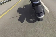 【動画】　イキりバイクさん、派手に逝く・・・