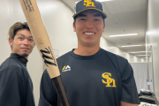 中日ドラゴンズのビシエド選手、廣瀨隆太に初ヒット祝いでバットをプレゼント！！「セカンドのルーキーに渡してくれ！」