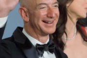 ジェフ・ベゾスはいかにして公衆の敵ナンバーワンになったか？海外の反応