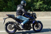マニュアルの車とかバイクって一時停止のたびにギアを1速に落とさなきゃいけないんでしょ