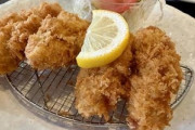 【悲報】世紀の難問『カキフライに何付けて食べるか問題』解決せず・・・