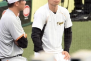 【朗報?】阪神中野拓夢、巨人坂本から10分間守備のアドバイスw