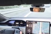 【動画】アウトバーンで時速286キロから事故ったテスラ乗りの車載(@_@;)