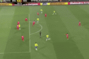 【GIF】元ブラジル代表最強SB候補のマイコンさん…このプレーがセンスの塊すぎるｗｗｗｗ