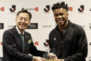 J2のMVPは長崎のMFマテウス・ジェズス！　得点王とのダブル受賞…ベスト11には水戸から最多4名