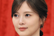 元乃木坂46の33歳女優、どアップ『国宝級の透明感』ショットに…ネット」「反則級の美しさ」「眼差しに恋してしまいそう！」