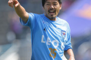 【Jリーグ】“GK松井大輔”誕生？　軽快な6連続キャッチングに本職からも高評価「完璧です」