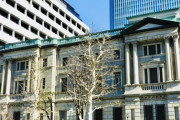 日銀「物価と賃金の好循環を目指す(なお実質賃金は延々とマイナス)」