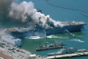 【動画あり】米艦船ボノム・リシャールで大規模火災発生！　21人搬送　爆発があった模様！　サンディエゴ海軍基地