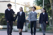 【朗報】制服ボッタクリ業者、終了へ。「ユニクロ制服」導入高校、制服代が4分の1へｗｗｗｗ