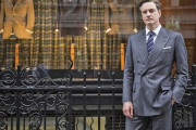 【画像あり】英国紳士、衣服が生活必需品の対象から外れたためとんでもない格好でお買い物へｗｗｗｗｗｗ