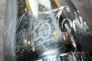 たった2年しか製造されなかった「幻のコーラ」の瓶が遂に発見される！！その名も……