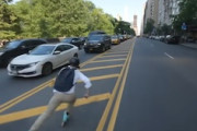 【動画】NYマンハッタンの街を爆走するローラースケーターをストーキングしてみた。