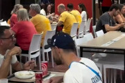 【悲報】イタリア人、選手村の食事が酷すぎてブチ切れてしまうwwww
