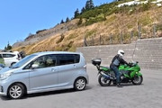 【群馬】デカいNinja乗りさん、後方確認しない軽四に当てられてしまう。