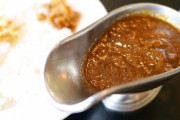 お前ら「うちのカレーは鶏肉や」 お前ら「俺ん家は豚こまだ」 ワイ「えぇ…」