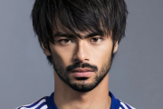 【画像】三笘薫さん、髭伸ばした方がよくない？