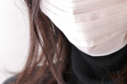 女も一日付けたマスクは臭くなるのか？
